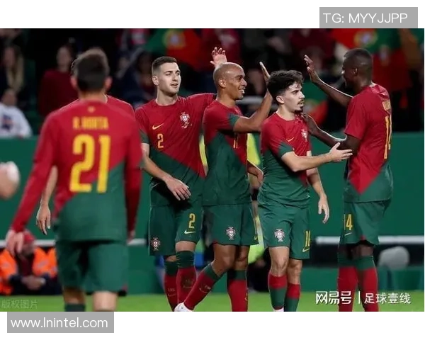 上海足球队阵地战体系解析与战术创新探讨 上海足球队阵地战体系解析与战术创新探讨